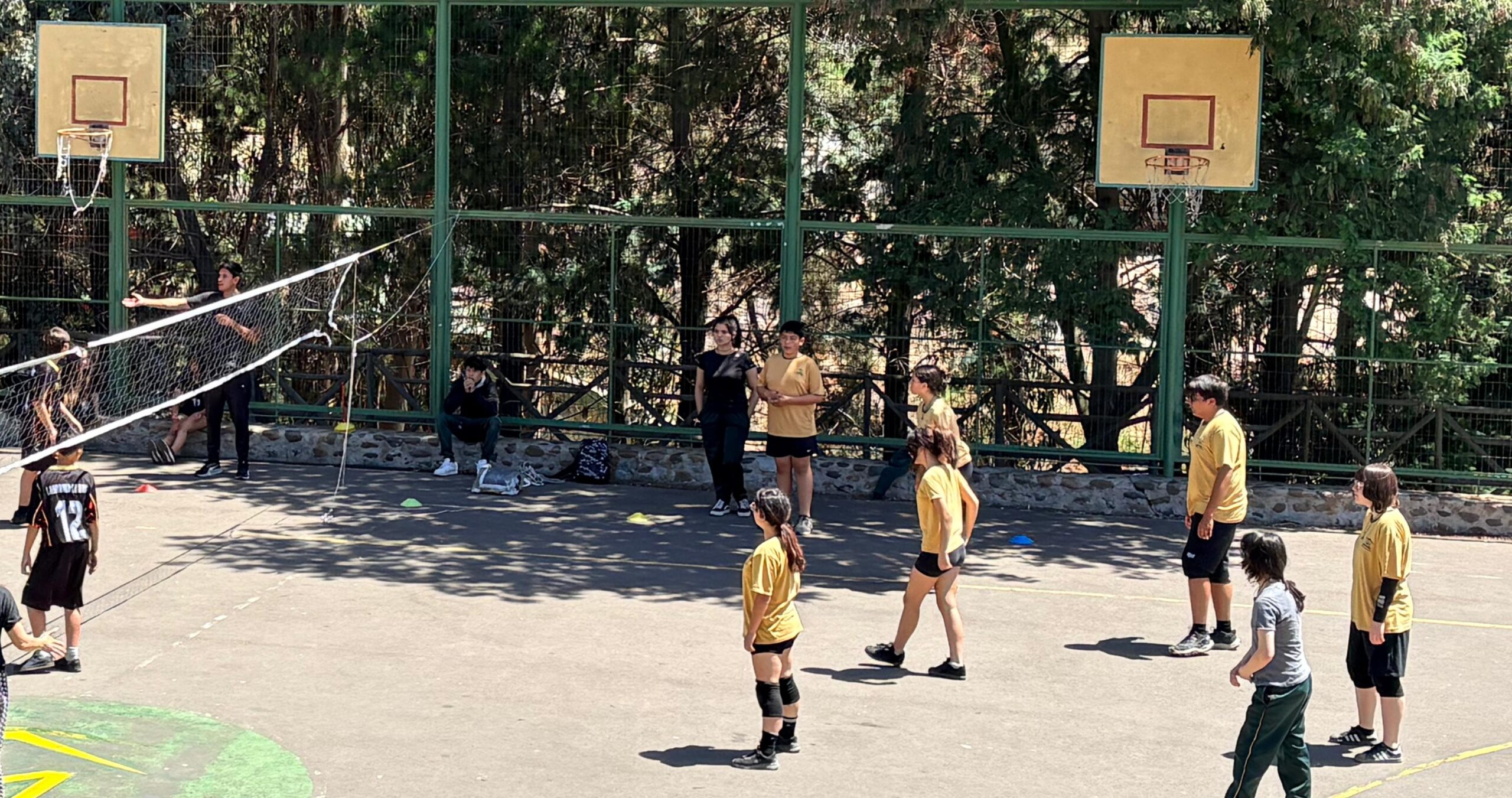 Equipo de Voleibol V/S Labranza de Dios.