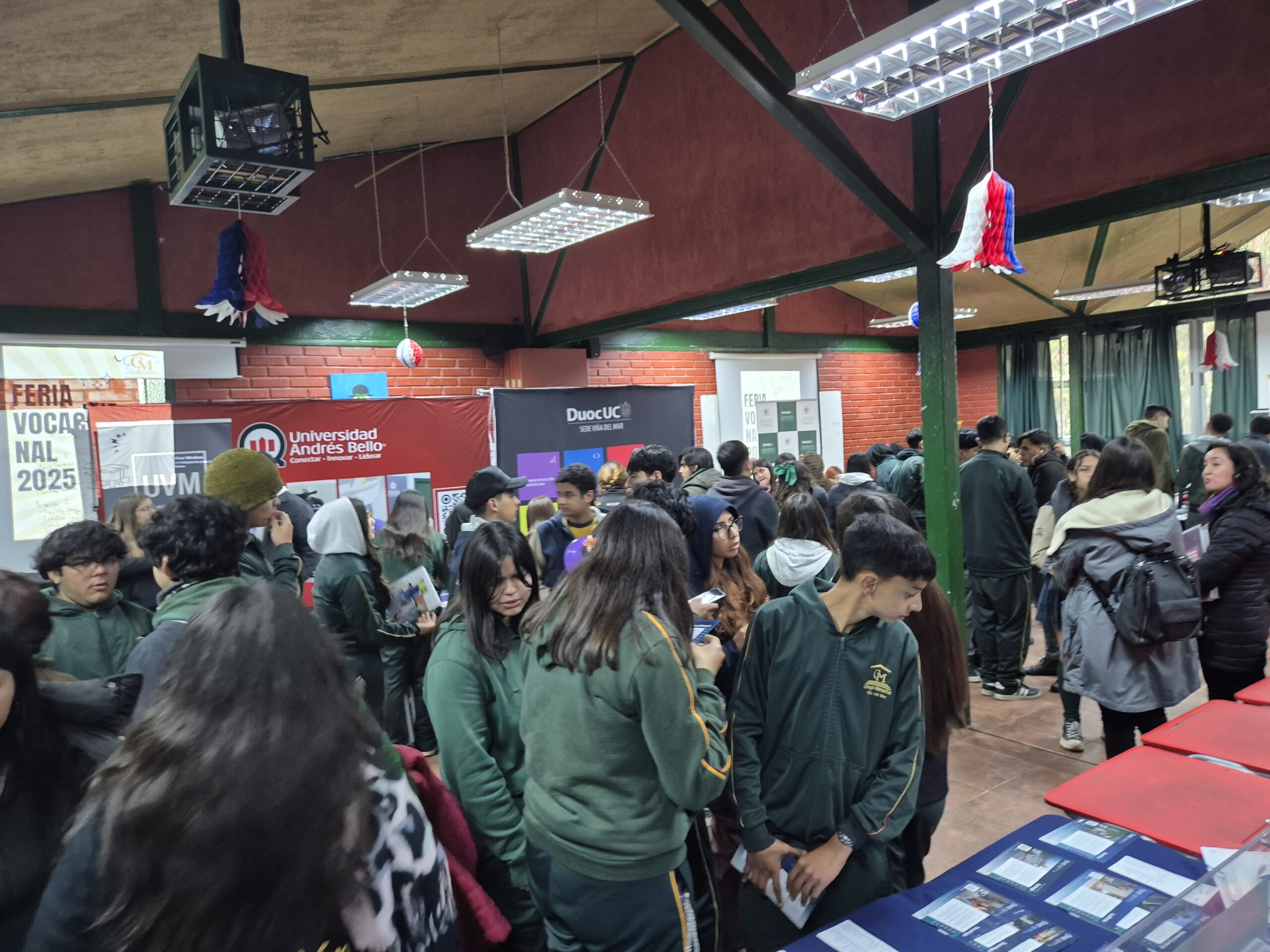 ¡Impulso Vocacional 2025 en Colegio Manantial: Charlas, Feria, Becas y Apoyo Preuniversitario!